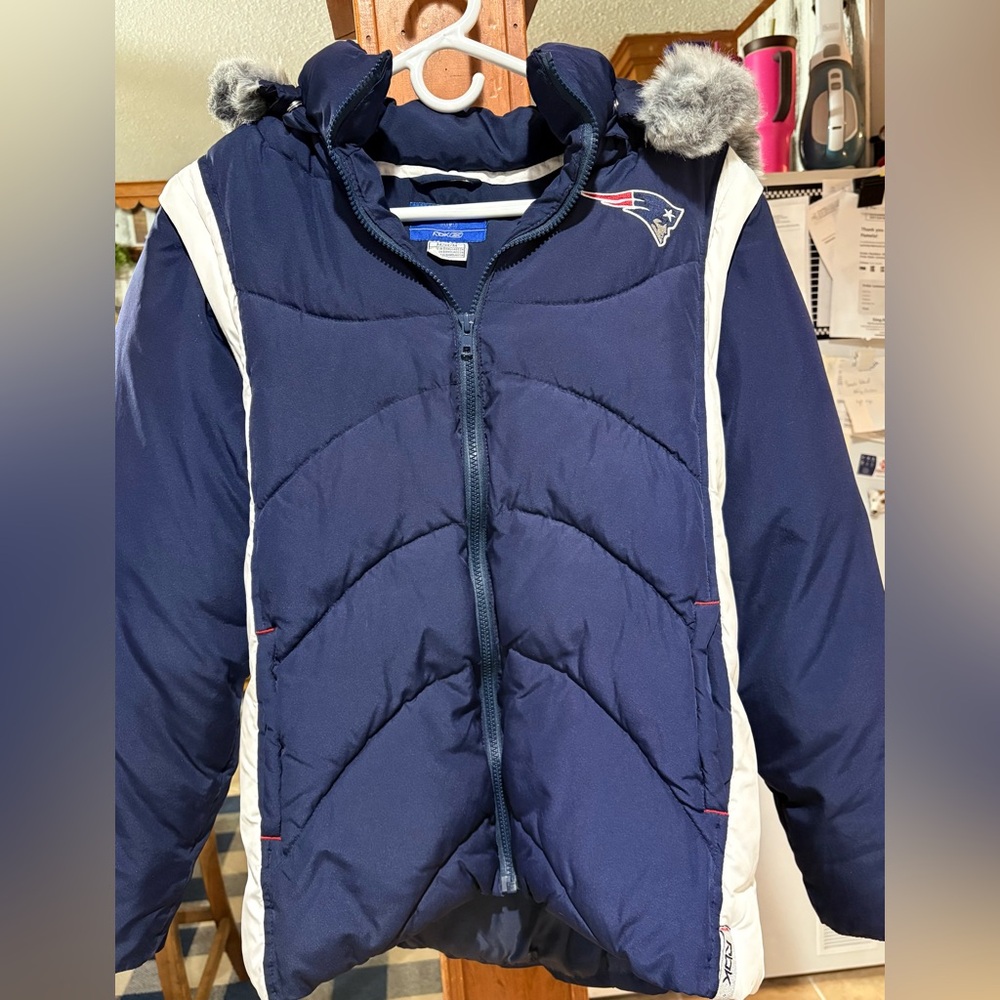 New England Patriots woman’s vintage Reebok Navy Puffer Jacket with Logo